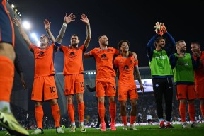 九游-包含切尔西发布备战花絮，冲刺阶段强势反弹，荷甲任务艰巨，阵容厚度经受考验的词条-九游